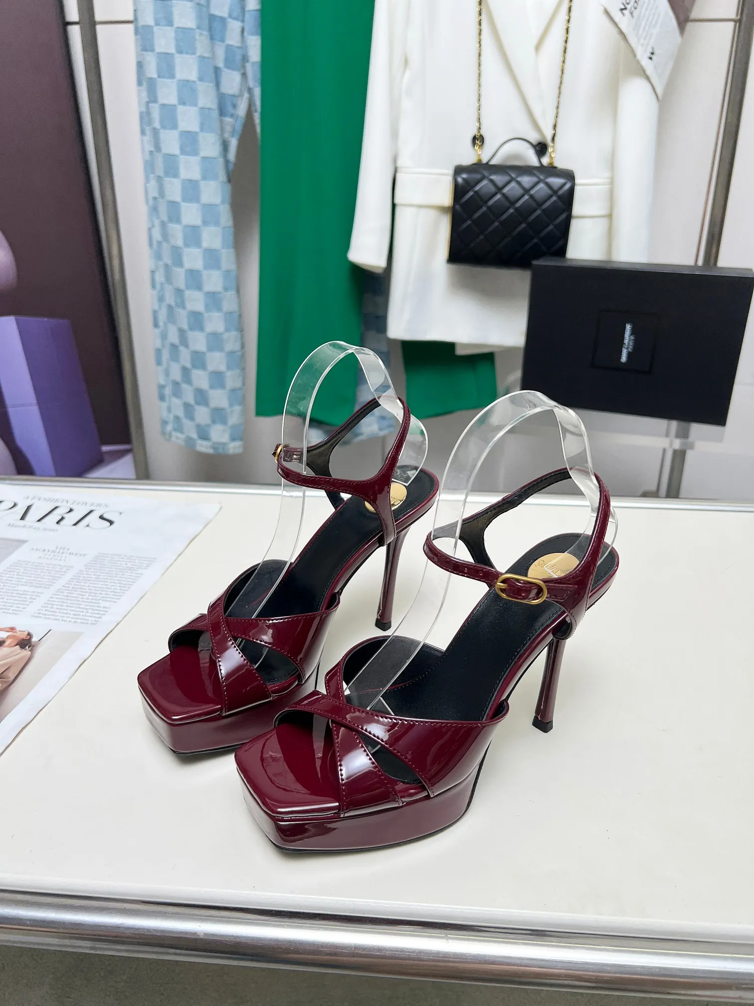 👟👟Ex-factory price 640👟👟 Saint Laurent YSL Saint Laurent sandals Upper: sheepskin surface Size 35-42 (42 is custom-made and non-returnable) Heel height 8.5cm Water platform height 2.5cm Leather outsole 2642-12
